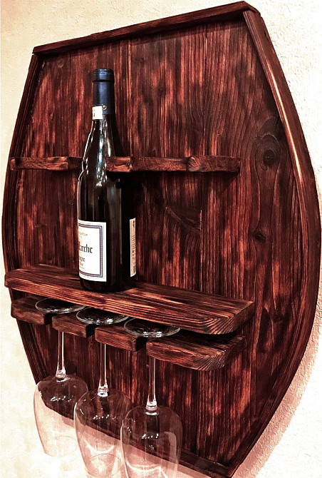 Настенная винная полка 