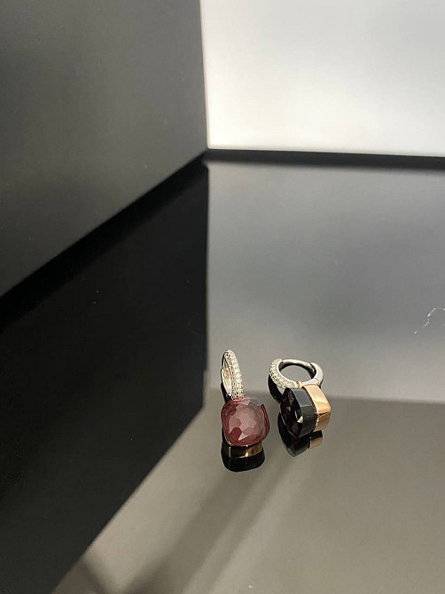 Помелато/Pomellato сережки посрібнення з одним квадратним каменем кольору бордо та дрібними цирконами по колу Одеса - фото 2