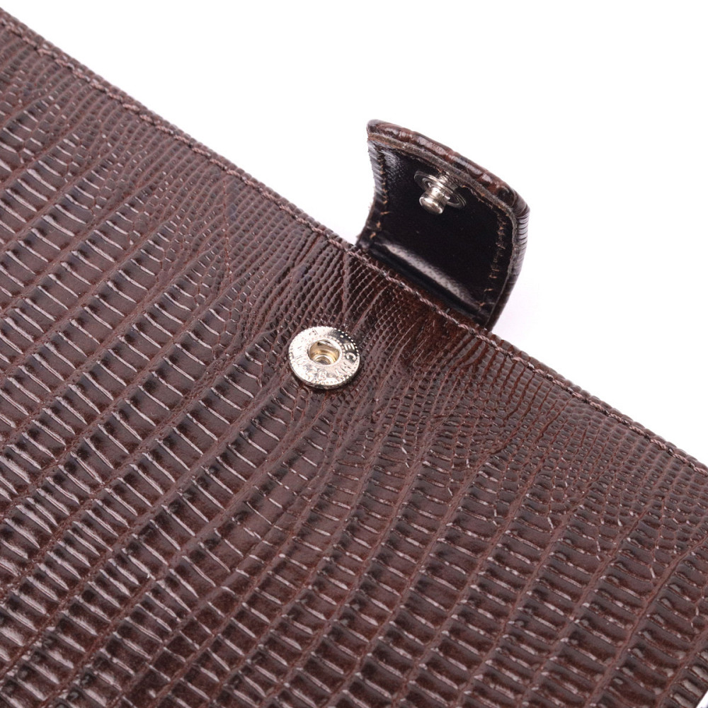 Лаковане чоловіче портмоне з хлястиком із натуральної фактурної шкіри KARYA 21194 Коричневий Київ - фото 3