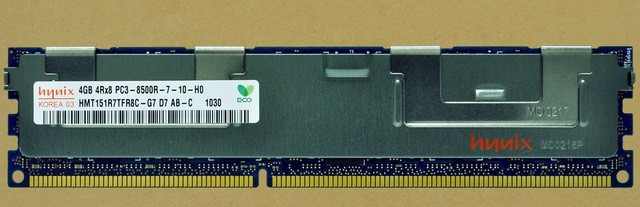 Модуль памяти HYNIX 4 ГБ PC3-8500R DDR3-1066 ECC 4RX8 CL7 (HMT151R7TFR8C-G7) Днепр - изображение 1