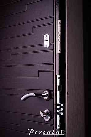 Двери квартирные, серия Элегант, модель Эстепона, гнутом профиле,, 2 замка Киев