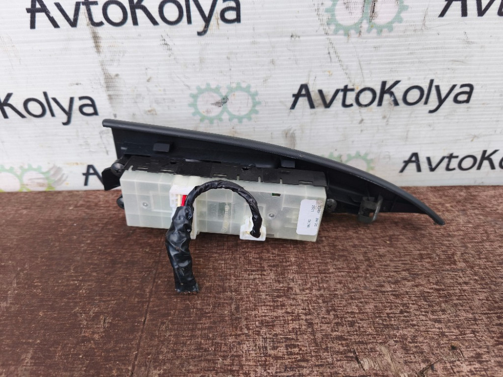 Блок керування склопідйомниками Nissan Note E11 2005-2012 (25401-BH12C) Ковель - фото 2