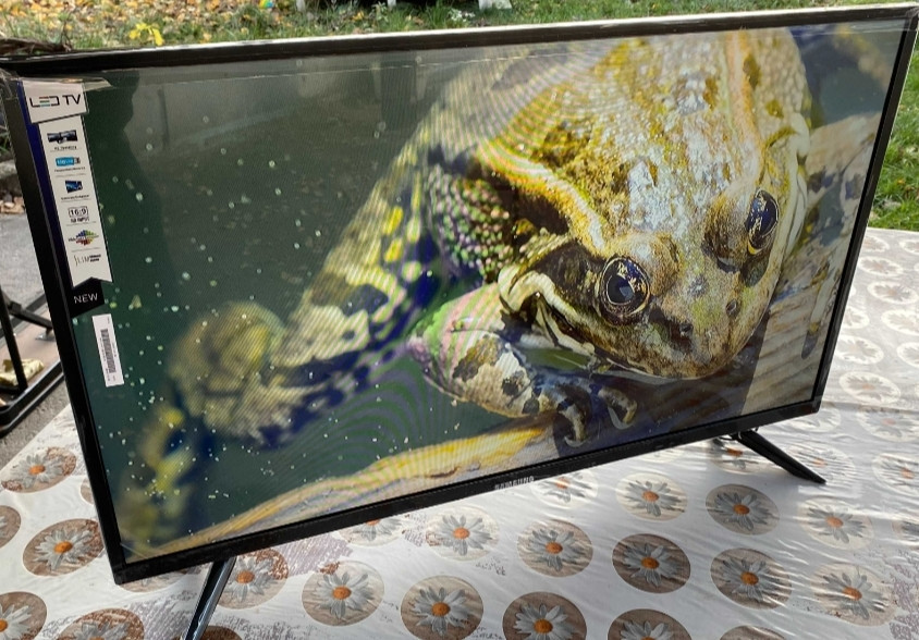 Телевизор: Samsung 42