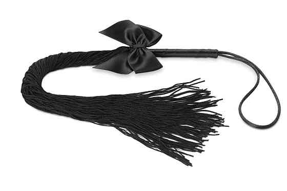 Батіг Bijoux Indiscrets - Lilly - Fringe whip прикрашений шнуром і бантиком, в подарунковій упаковці Sex Aura Київ