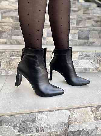 Crisma Жіночі черевики CRISMA чорні натуральна шкіра каблук 8см висота 10см розмір 38 (4371) Коломыя