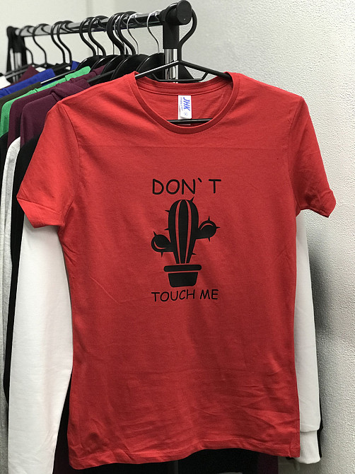 Футболка unisex с кактусом и надписью - 