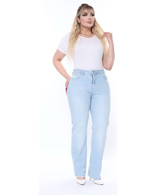 Женские классические светло-голубые джинсы батал деним 48 Одесса - изображение 1