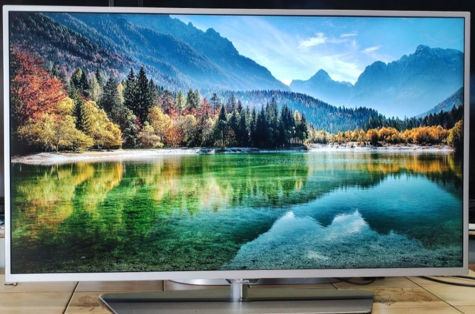 Телевизор Phillips 43