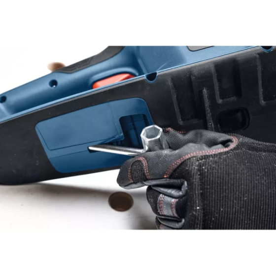 Професійна акумуляторна ланцюгова пила Bosch GKE 18V-40 Professional (без акб та з/п) Київ