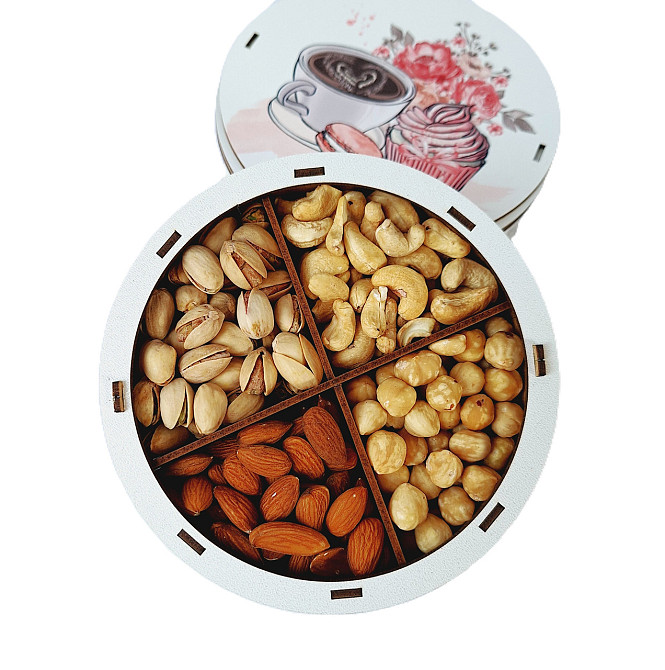 Набір горішків в дерев'яній коробочці 300 г Чашечка Одеса - фото 3