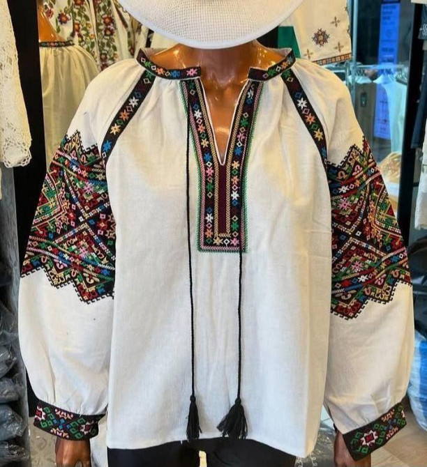 Вышиванка с аутентичным орнаментом и широкими рукавами, S Лубны - изображение 3