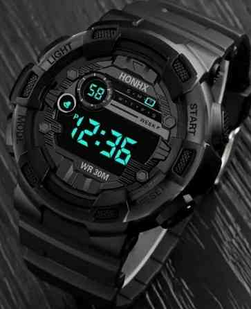 Мужские цифровые часы. Киев