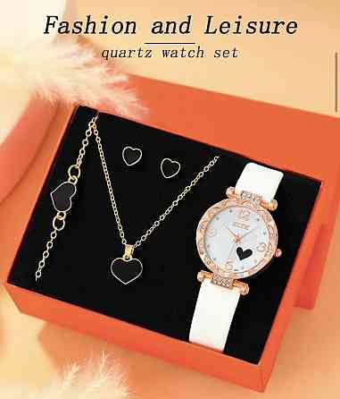 Подарочный набор для женщин Сердце: наручные часы браслет ожерелье и серьги в подарочной коробочке Киев