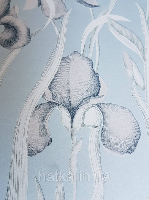 Шпалери флізелінові Decoprint Elisir EL21023 квіти сірі листя білі на блакитному однотоне Київ - фото 1
