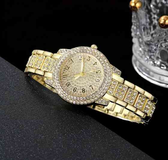 Подарунковий набір для жінок Арабські цифри наручний годинник браслет кільце ланцюжок з кулоном і сережки золотистий Київ