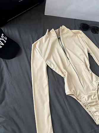 Жіночий стильний базовий боді з ніжного мікродайвінгу. Беж Одеса