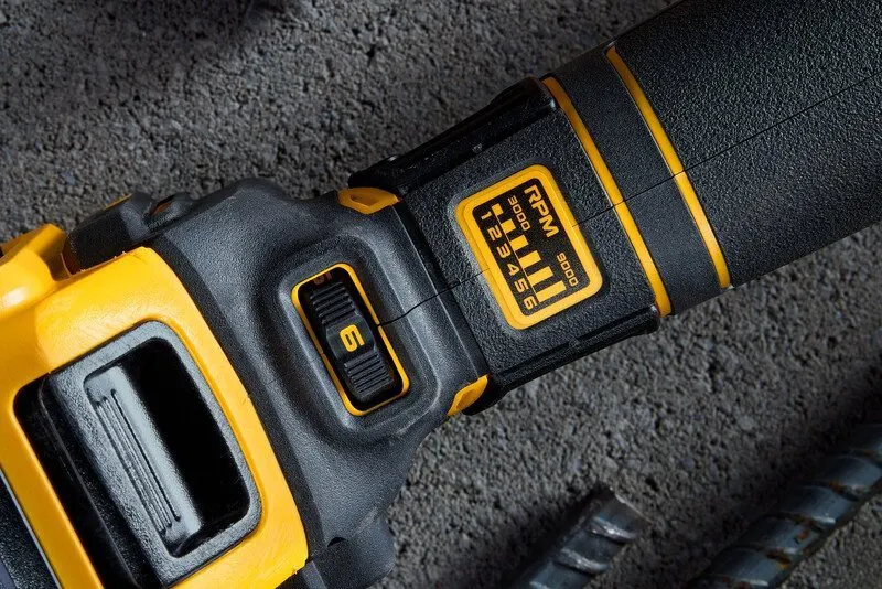 Професійна шліфмашина кутова - болгарка акумуляторна безщіткова DeWALT DCG409VSNT : без АКБ, диск 125мм (DCG409VSNT) Київ - фото 7