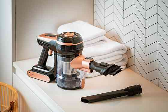 Порохотяг Adler AD 7044 бездротовий/ 250Вт/ 12,000 Pa/ 0,8л/ LED/ TURBO/ настінне кріплення Винница