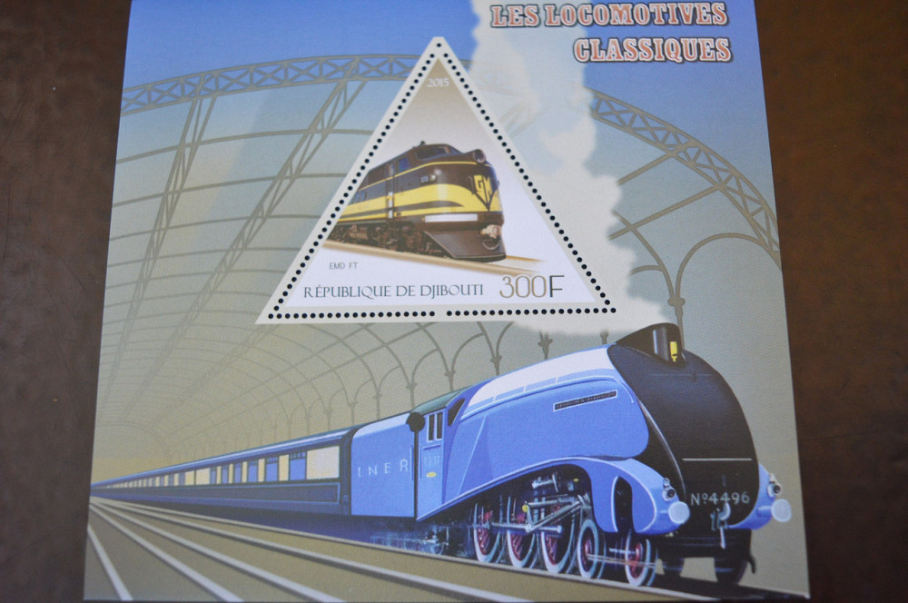 Джибути. Марки. Транспорт. Блок. 2013 год (А-22) Полтава - изображение 1