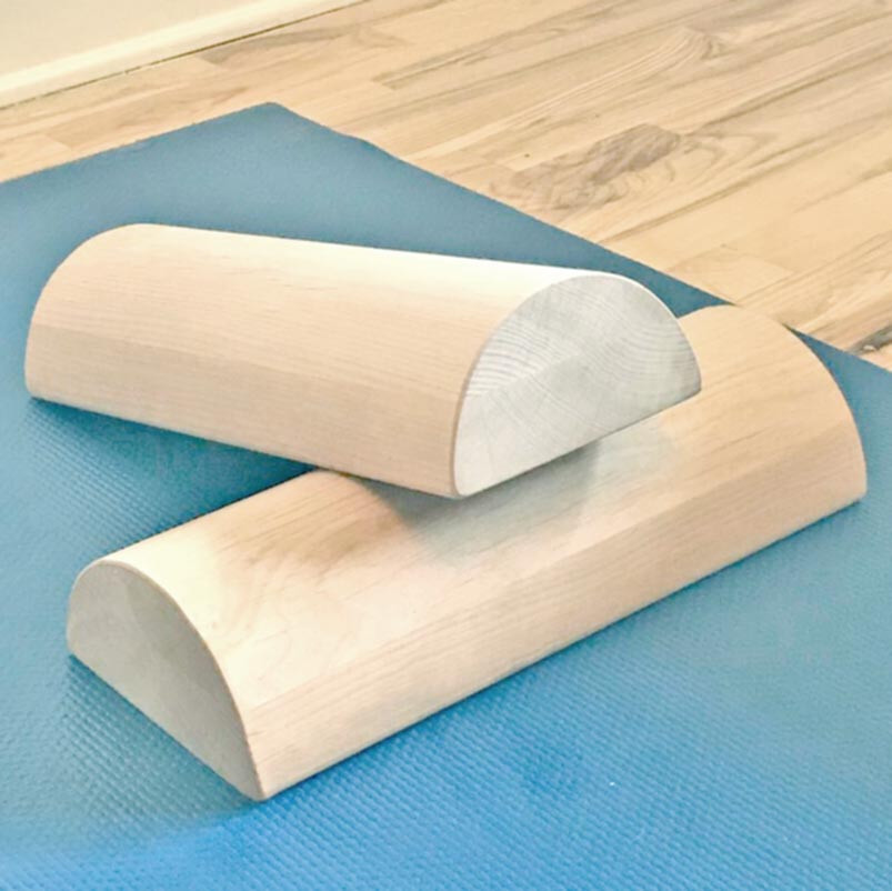 Опорный радиусный йога-блок 