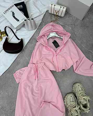 Женский практичный костюм с укороченной кофтой с капюшоном на молнии и свободных брюк палаццо двунитка Одесса