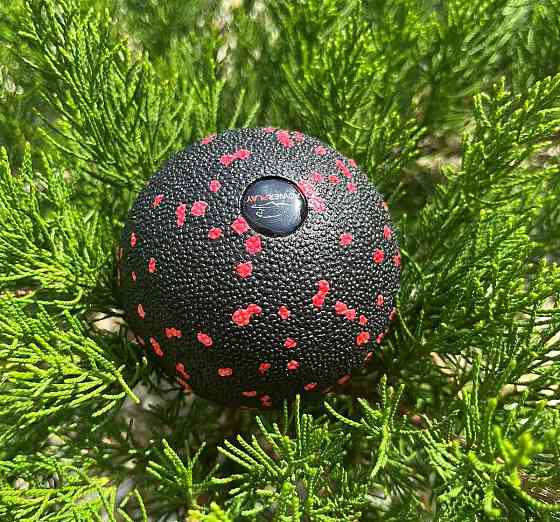 Масажний м'яч PowerPlay PP-4350 Epp Massage Ball (d8) Чорно/Червоний Кам'янське