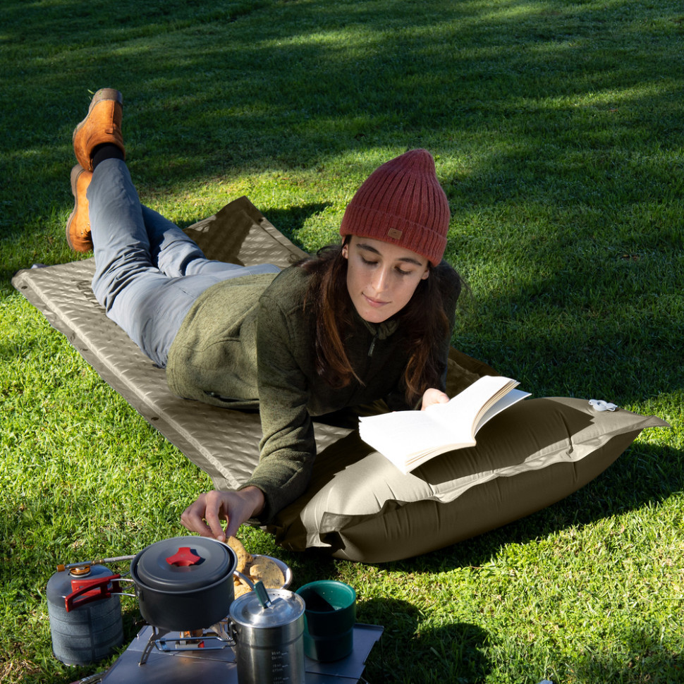 Килимок самонадувний одномісний з подушкою Naturehike CNK2300DZ014, 30мм, темно-зелений Київ - фото 7