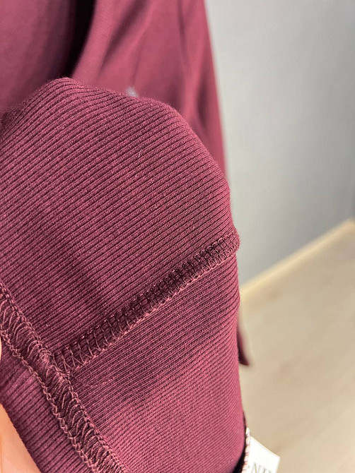 Лонгслів жіночий A-N 25079 рубчик реглан v-виріз з написом принт корсетні шви one size, бордовий, one size Київ - фото 8