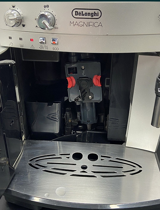 Кавомашина Delonghi Magnifica. Київ - фото 1