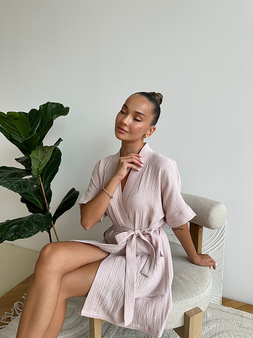 Халат жіночий літній бавовна з мусліну короткий COSY Hawaii з коротким рукавом на запах з кишенями пудровий Одеса - фото 3