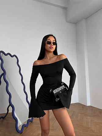 Жіноче вчорніше привабливе мініплаття з відкритими плечима й ефектними розкльошеними рукавами 46/48 Одеса