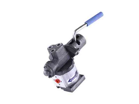 Насос гідравлічний з розподільником (плавальний режим) Мукачево