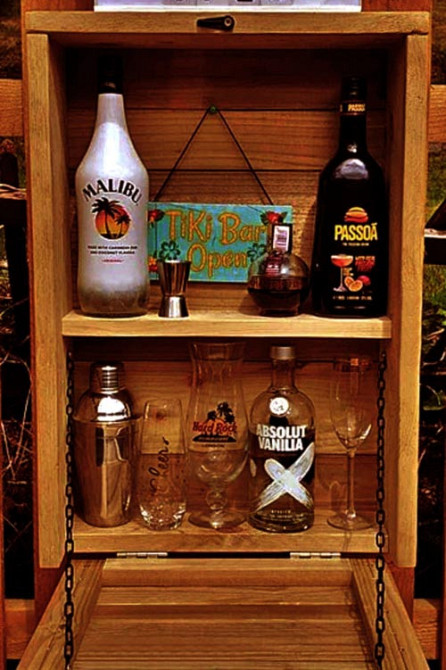 Настенный бар 