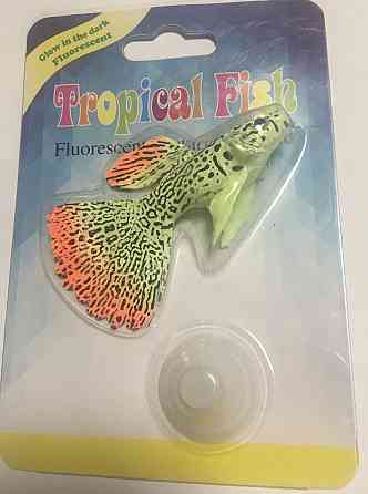 Штучна рибка Гуппі силіконова та люмінесцентна 8 на 5 см різнобарвний Київ