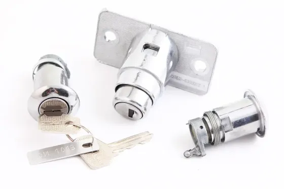 Замок багажника 2104 з циліндрами хром. Вінниця