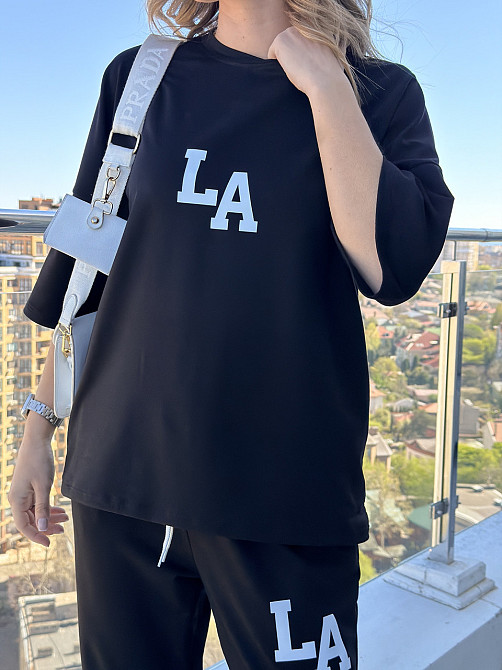 Женский легкий спортивный костюм с футболкой 