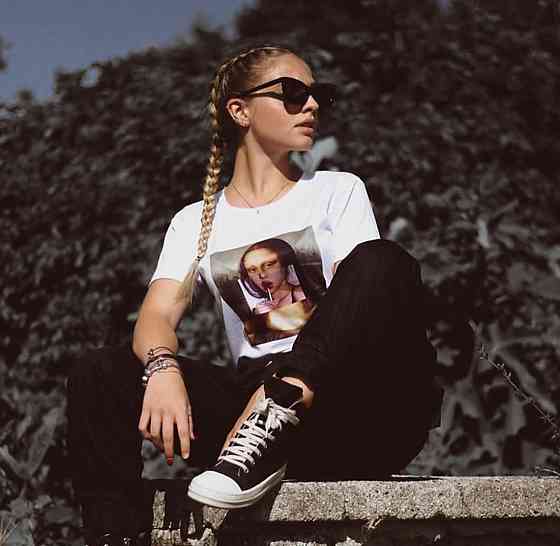 Біла футболка з оригінальним принтом! Mona Liza Чернівці