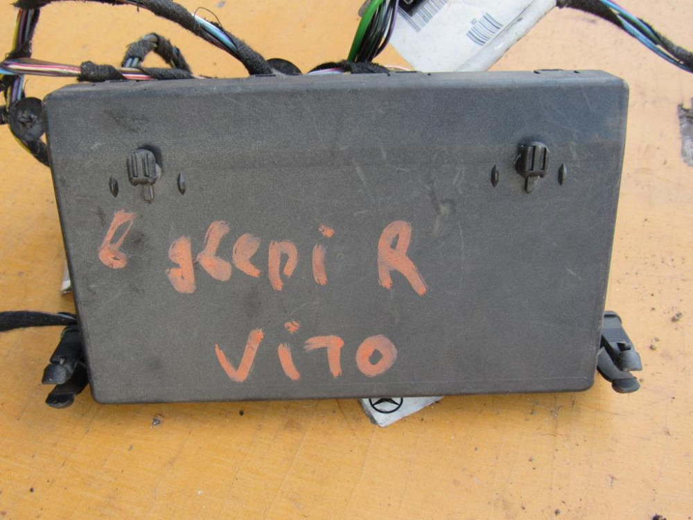 Блок керування дверима Mercedes Vito W639 2003-2014 (639820032600) Ковель - изображение 1