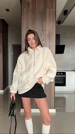 Жіночий теплий оверсайз худі зі змійкою з хутра баранчика Молочний Одеса