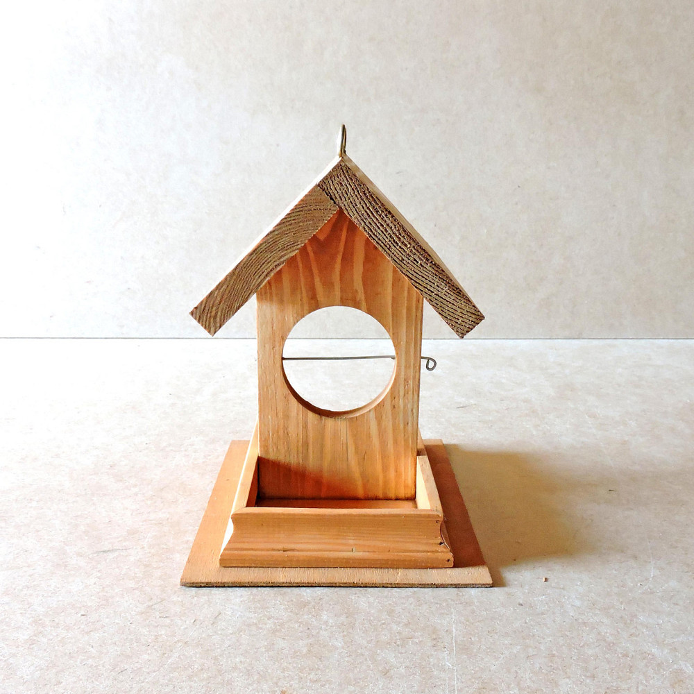 Кормушка садовая для птиц 