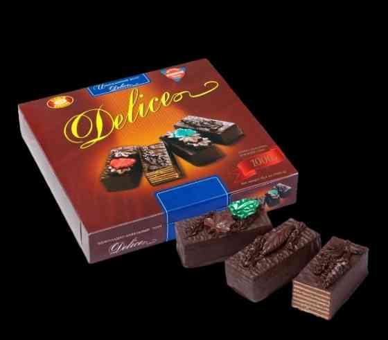 Торт ХКФ "Деліс" 1000 г - ніжний десерт з кремом та бісквітом для сімейного чаювання та свят Харків