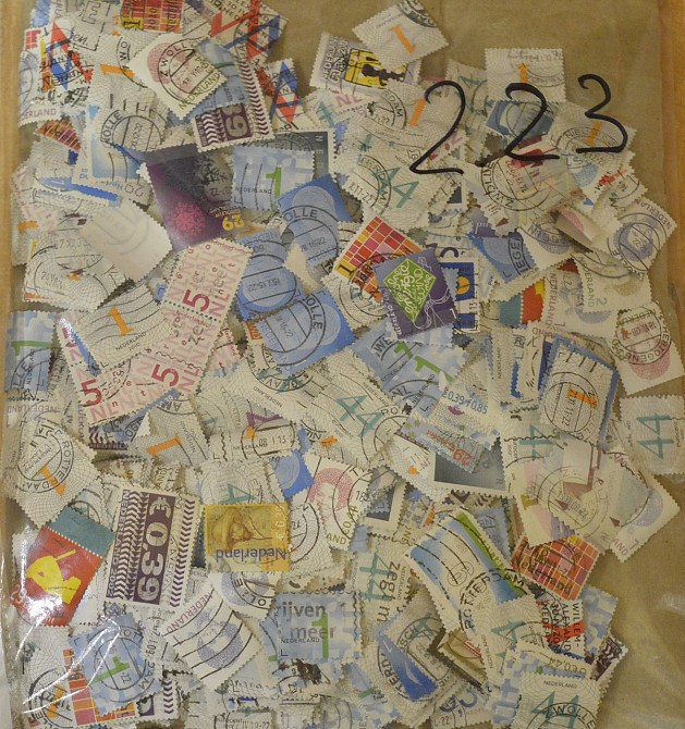 ГОРА МАРОК. Нидерланды. 1000 шт! (стандарт) 2.23 Полтава - изображение 1