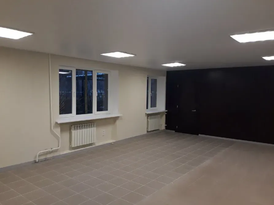 Продам приміщення з окремим входом. Будівельників 5а. Гарний ремонт- все як на фото, був "ОщадБанк". Дніпро - фото 7