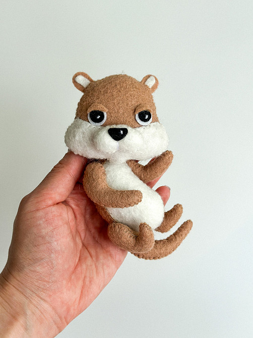 Іграшка з фетру ручної роботи Видра Київ - фото 4