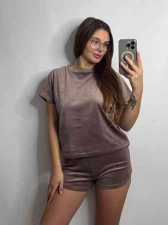 Піжама жіноча футболка+ шорти з плюшевого велюру світлий Мокко L Харків