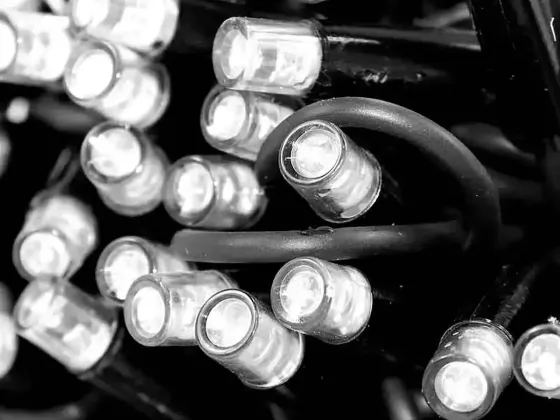 Гирлянда уличная 3,3мм черный провод 10м 100LED белый свет мерцающая лампа Lux LINE-3.3-100-W-2 Одесса