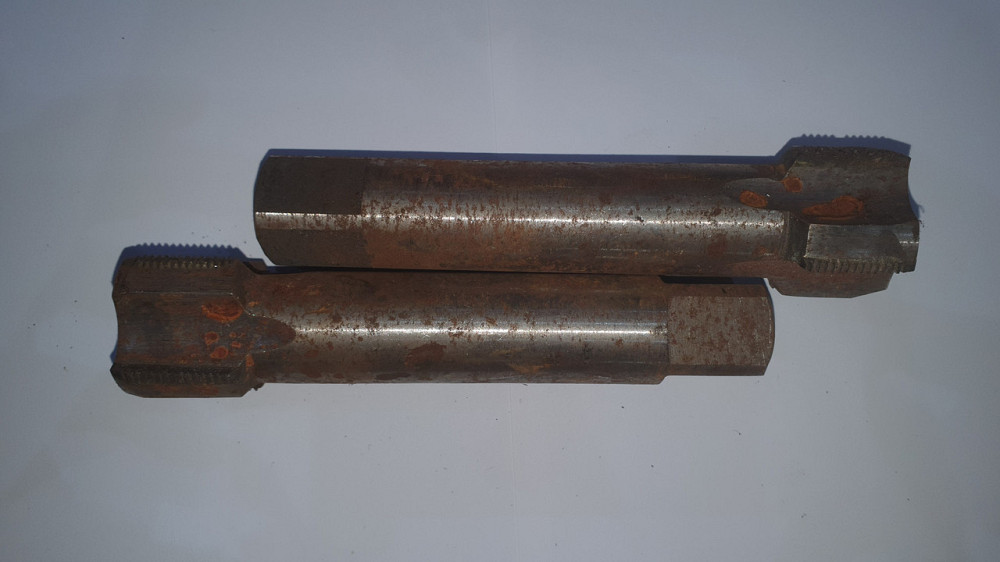 Метчик ручной М36х1.5 (2042). СССР. Харьков - изображение 1