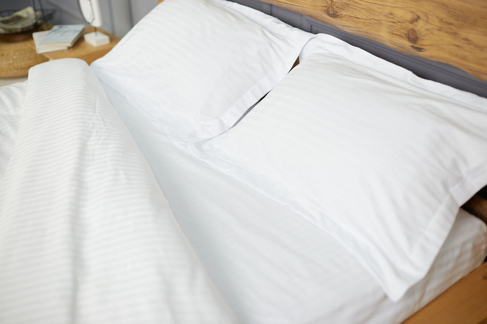 Комплект постельного белья Ideal Textile страйп-сатин белый двуспальный евро Полоска 1 см (56860696) Черновцы - изображение 8