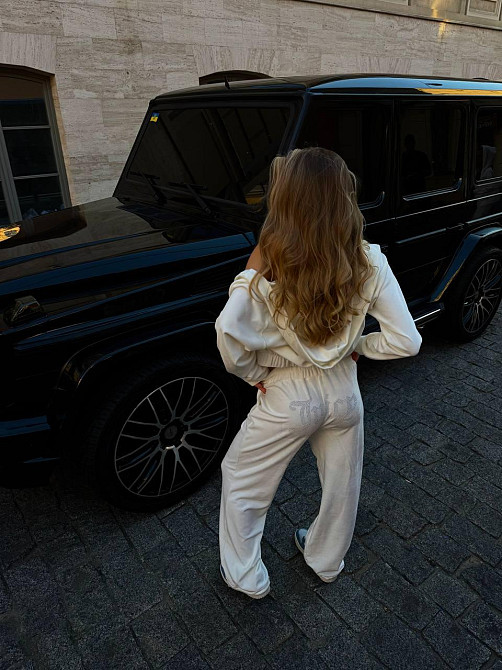 Женский стильный костюм двойка в стиле спорт шик со стразами на ягодицах велюр Молочный, 42/44 Одесса - изображение 1