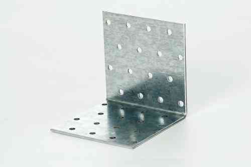 Угольник равносторонний 80х80х40х2.0мм оц. (пачка, кратно 5шт) APRO Ровно